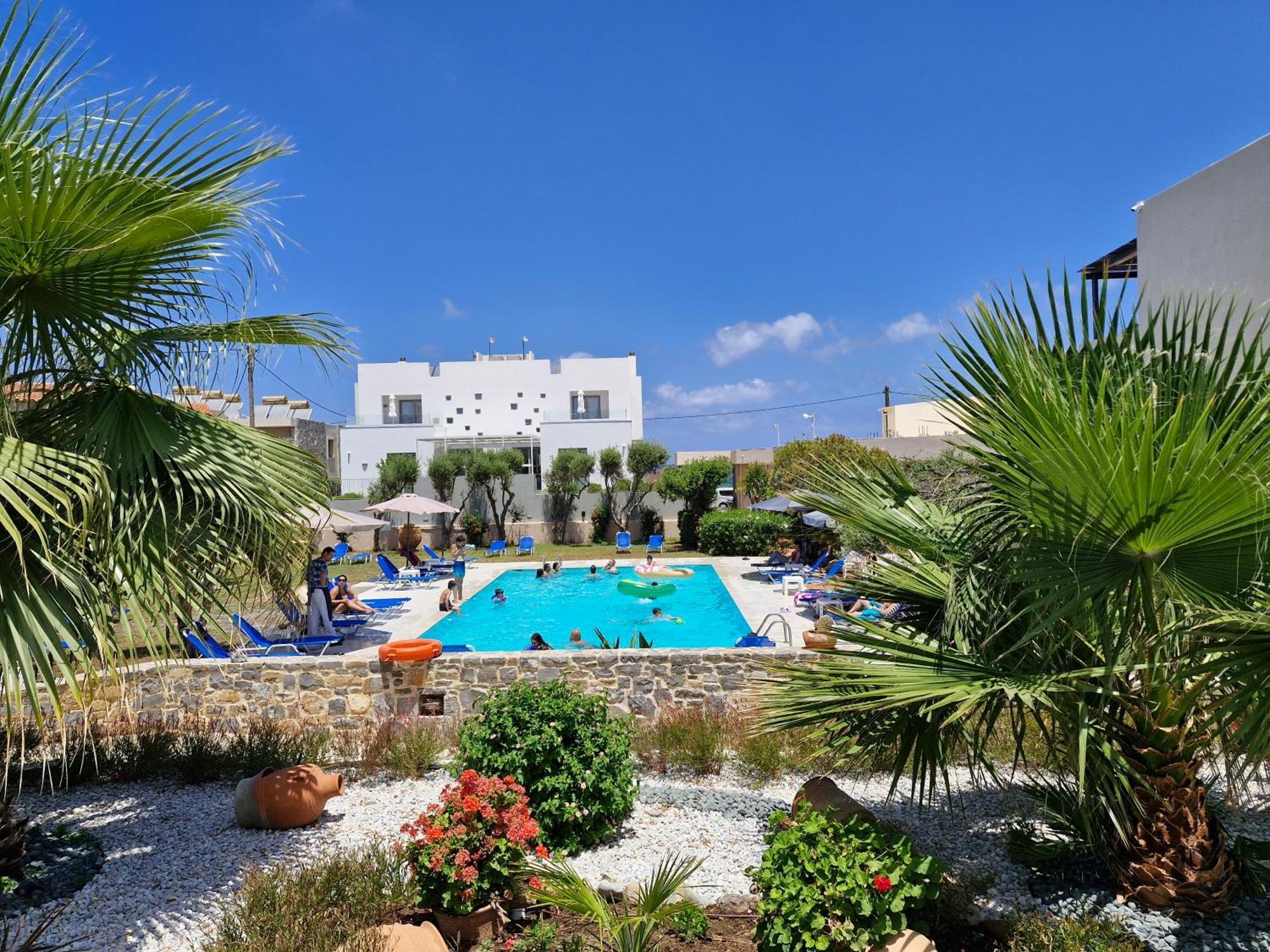 Creteco Hotel & Suites Goúrnes Esterno foto