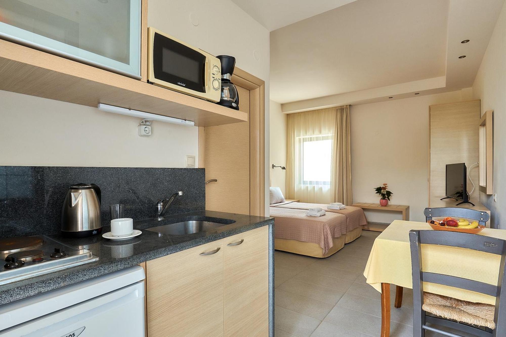 Creteco Hotel & Suites Goúrnes Esterno foto