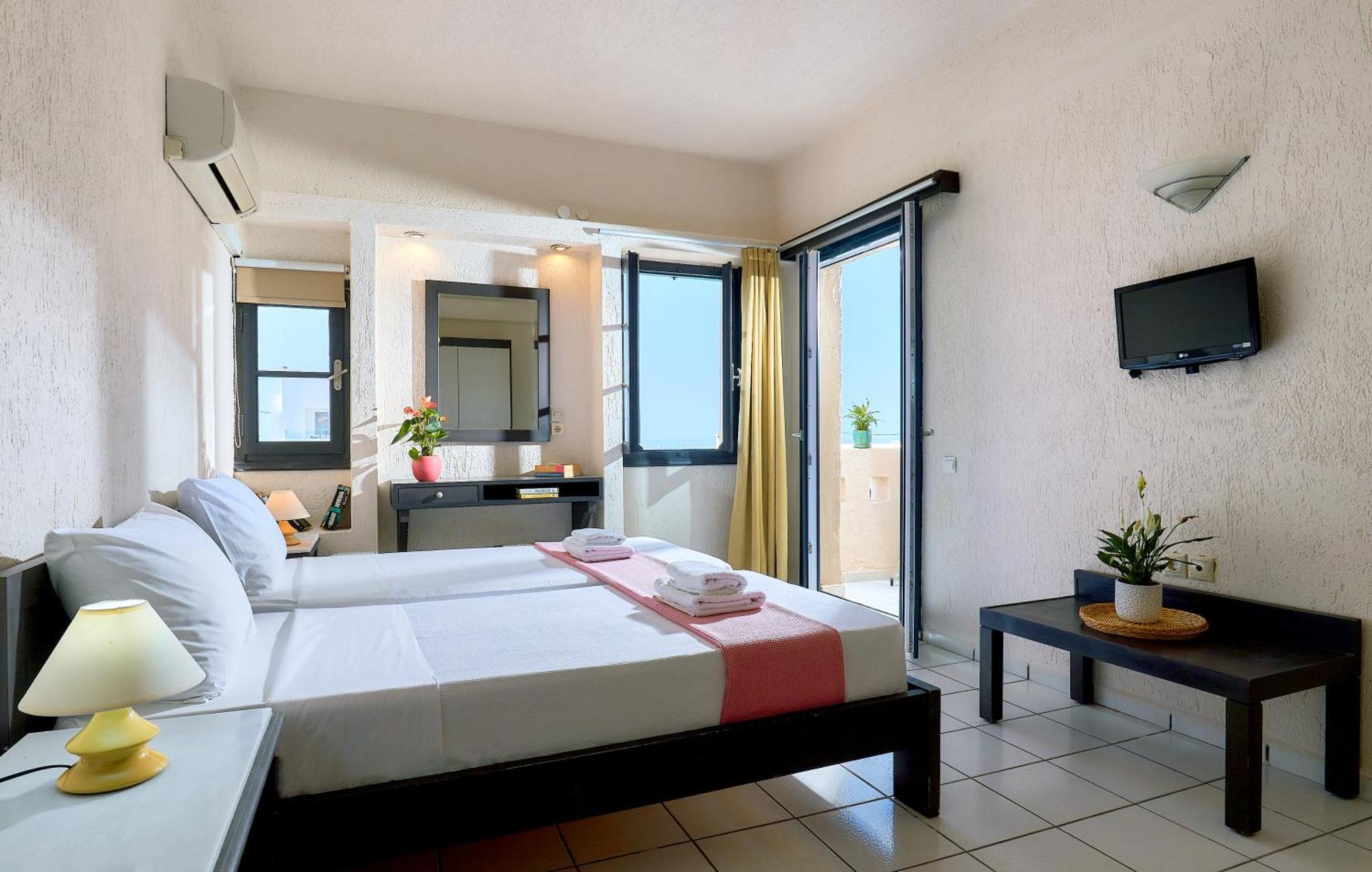 Creteco Hotel & Suites Goúrnes Esterno foto